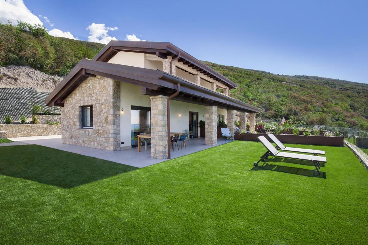 Villa Divina - Apt Icona Con Piscina E Vista Lago Castelletto Di Brenzone Buitenkant foto